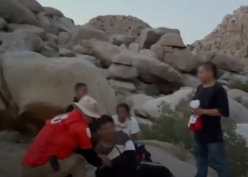 Rescatan a migrantes en la Rumorosa y cruzan a Estados Unidos