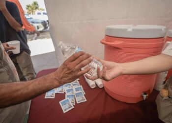 Instalan nuevo punto de hidratación en Mexicali tras ola de decesos por calor