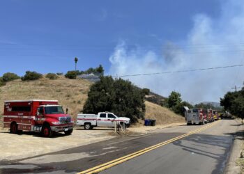 Bomberos logran evitar incendio