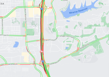 Accidente de camión con aceite cierra I-15 Sur