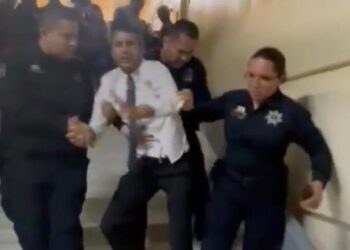 Diputado es sacado a la fuerza en Tijuana