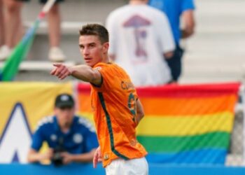 Evan Conway celebrando uno de sus goles ante el Hartford.