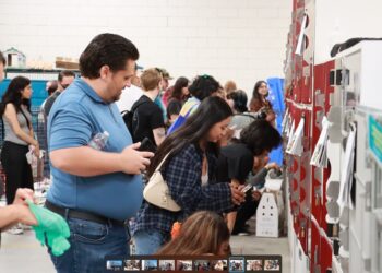 Más de 400 mascotas encuentran un nuevo hogar en evento anual de adopción en San Diego