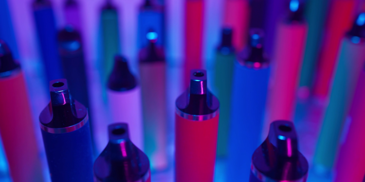 Arrestos juveniles están fuertemente relacionados al uso de drogas, entre ellas el uso de “vapes”