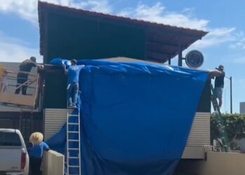 Baja Californianos y turistas toman sus precauciones ante la próxima llegada del Huracán Hillary a la región