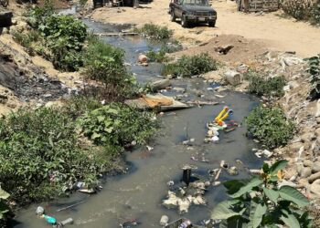Aguas contaminadas en albergue de Tj