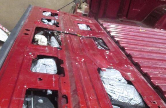 Oficiales de CBP Calexico descubren metanfetamina escondida en todo el vehículo