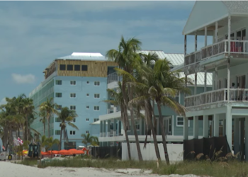 Florida se sigue recuperando de los huracanes mientras los océanos se calientan