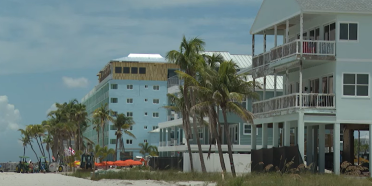 Florida se sigue recuperando de los huracanes mientras los océanos se calientan