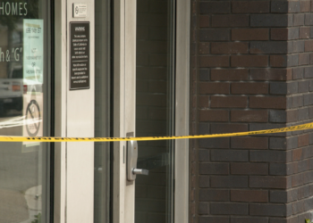 Otro homicidio en East Village, apuñalan a un hombre hasta la muerte en su apartamento