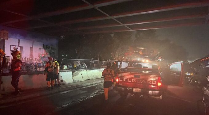 14 personas rescatadas de la tormenta "Hilary"