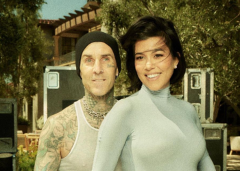 Kourtney Kardashian y Travis Barker en Instagram