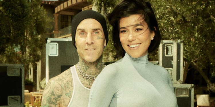 Kourtney Kardashian y Travis Barker en Instagram