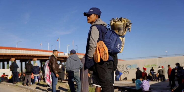Intensifican operativos para retirar migrantes del bordo del río Bravo en Ciudad Juárez