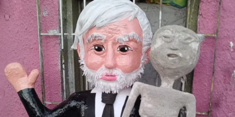 Piñata Jaime Maussan