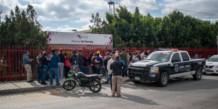 Adolescente amenaza con realizar disparos en el plantel Cecyte Florido