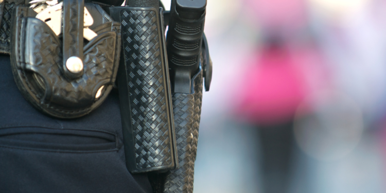 Adolescente de 16 años recibe un disparo en el brazo por parte de la Policía de Carlsbad