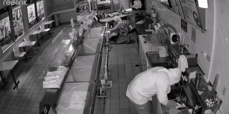 Ladrones roban la misma tienda en San Marcos, dos veces