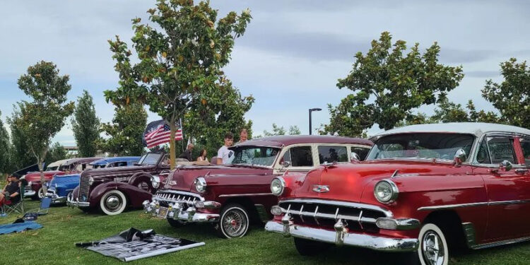 Avanza proyecto de ley estatal para legalizar los paseos de Lowriders