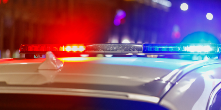Conductor recibe disparos de hombres enmascarados en Lincoln Park