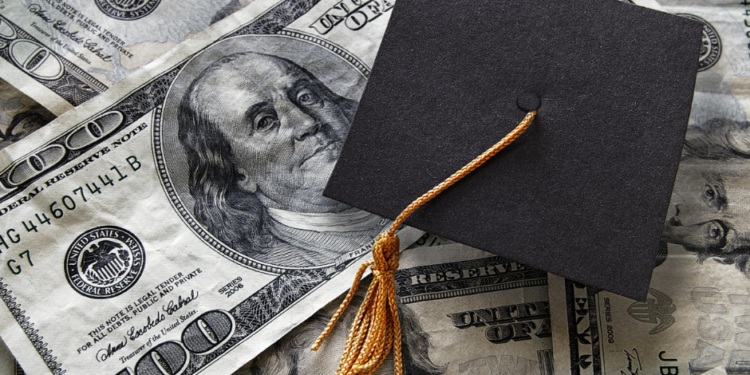 Se reanudan pagos e intereses en los préstamos estudiantiles federales