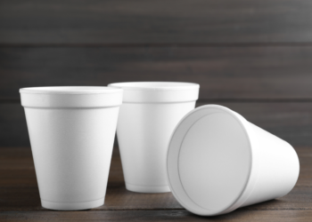 Buscan eliminar los vasos de foam en restaurantes de Mexicali