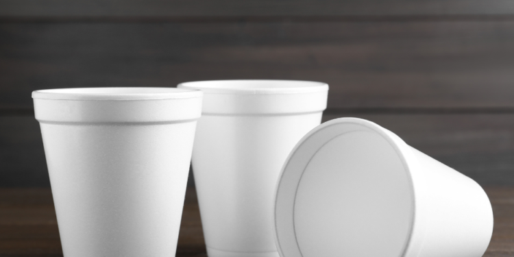 Buscan eliminar los vasos de foam en restaurantes de Mexicali