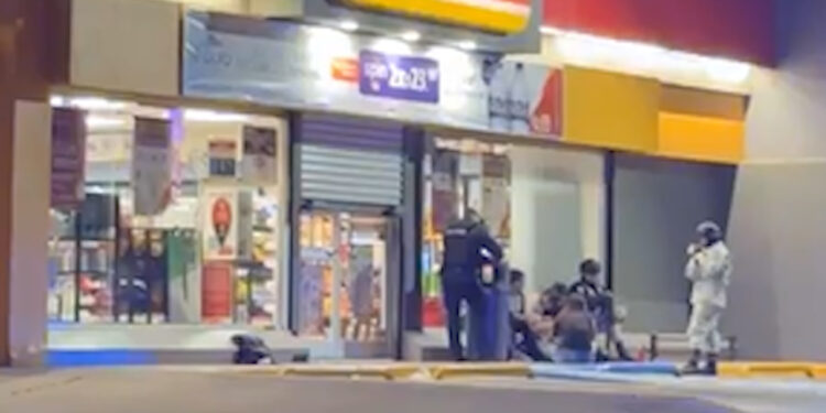 Balean a un hombre a las afueras de un Oxxo Playas de Tijuana