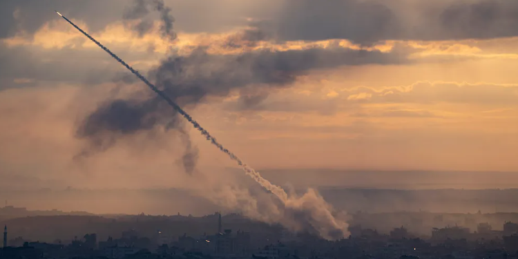 Hamas lanzó ataque sorpresivo a Israel y deja cientos de muertos