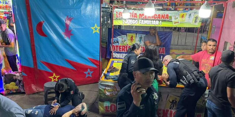 Cae juego mecánico en las Fiestas del Sol