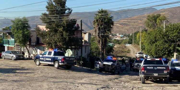 Agente suspendido de la Policía Municipal es herido de bala