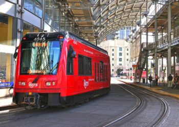 Pasajeros posiblemente expuestos a tuberculosis en trolley y autobuses de San Diego