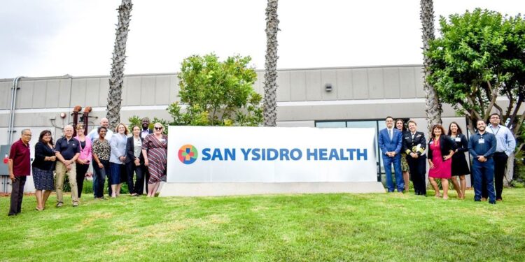 Futuro incierto para clínica de salud en San Diego ante nuevo plan de vivienda