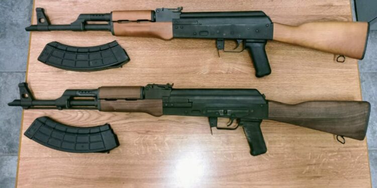 Sujeto fue detenido y vinculado a proceso por introducir a México dos “cuernos de chivo”