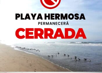 Cierran Playa Hermosa en Ensenada por descargas de aguas negras