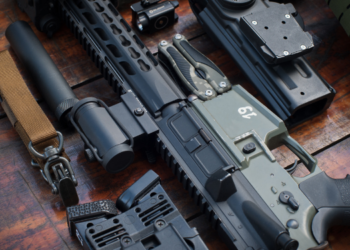 Juez federal de San Diego anula la prohibición de armas de asalto en California