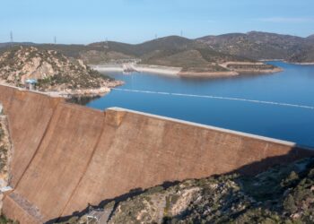 Gobernador de California aprueba ley para proteger a usuarios del agua en San Diego