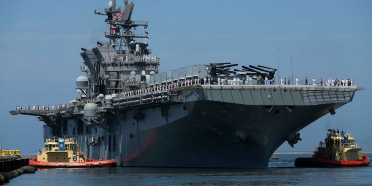 Estados Unidos acercará barcos y aviones militares a Israel