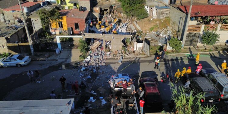 Explosión en la colonia Cumbres en Tijuana deja dos personas fallecidas