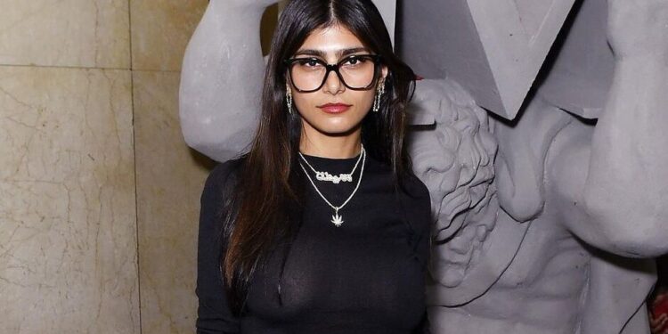 Playboy corta lazos con Mia Khalifa tras comentarios apoyando a Palestina