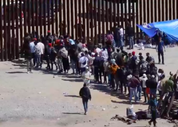 Más de 200,000 migrantes han cruzado hacia San Diego, asegura la Patrulla Fronteriza