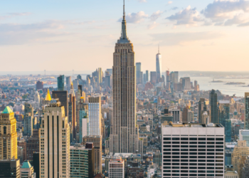 Nueva York regala boletos de avión a inmigrantes que abandonen la ciudad