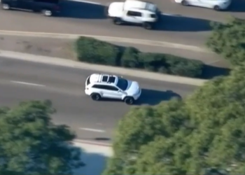 Mujer provoca una persecución policial en San Diego