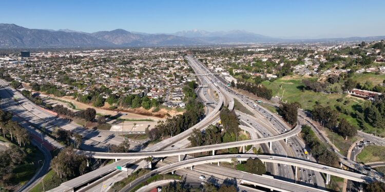 La autopista 10 de Los Ángeles reabre en su totalidad después de un incendio