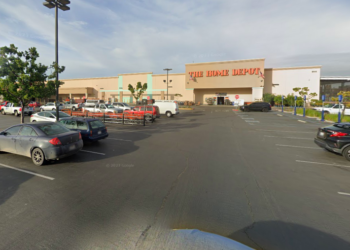 Dos heridos en tiroteo en estacionamiento de Home Depot en San Diego