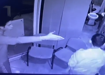 Joven agrede a guardia de seguridad