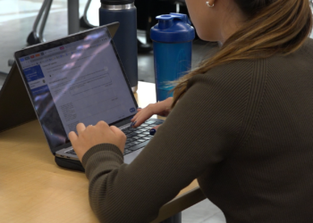 Estudiantes reciben ayuda en procesos de admisión universitaria en “College Palooza” por High Tech High Chula Vista