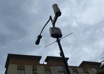 La policía de San Diego obtiene la aprobación para implementar alumbrado público inteligente