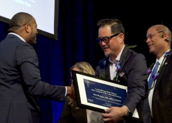 Blue Shield Promise reconoce a líderes de la salud en cena inaugural “Leading the Way”