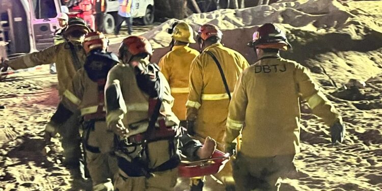 Deslizamiento deja semi enterrado a trabajador en obras del Cañón del Matadero